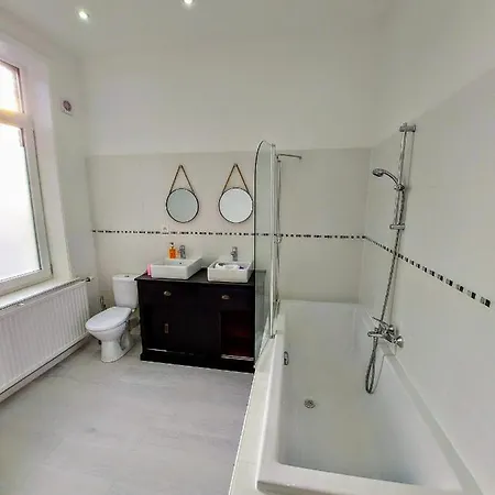 Charmante Chambre A Louer Au Centre De Gilly Accommodatie bij particulieren *